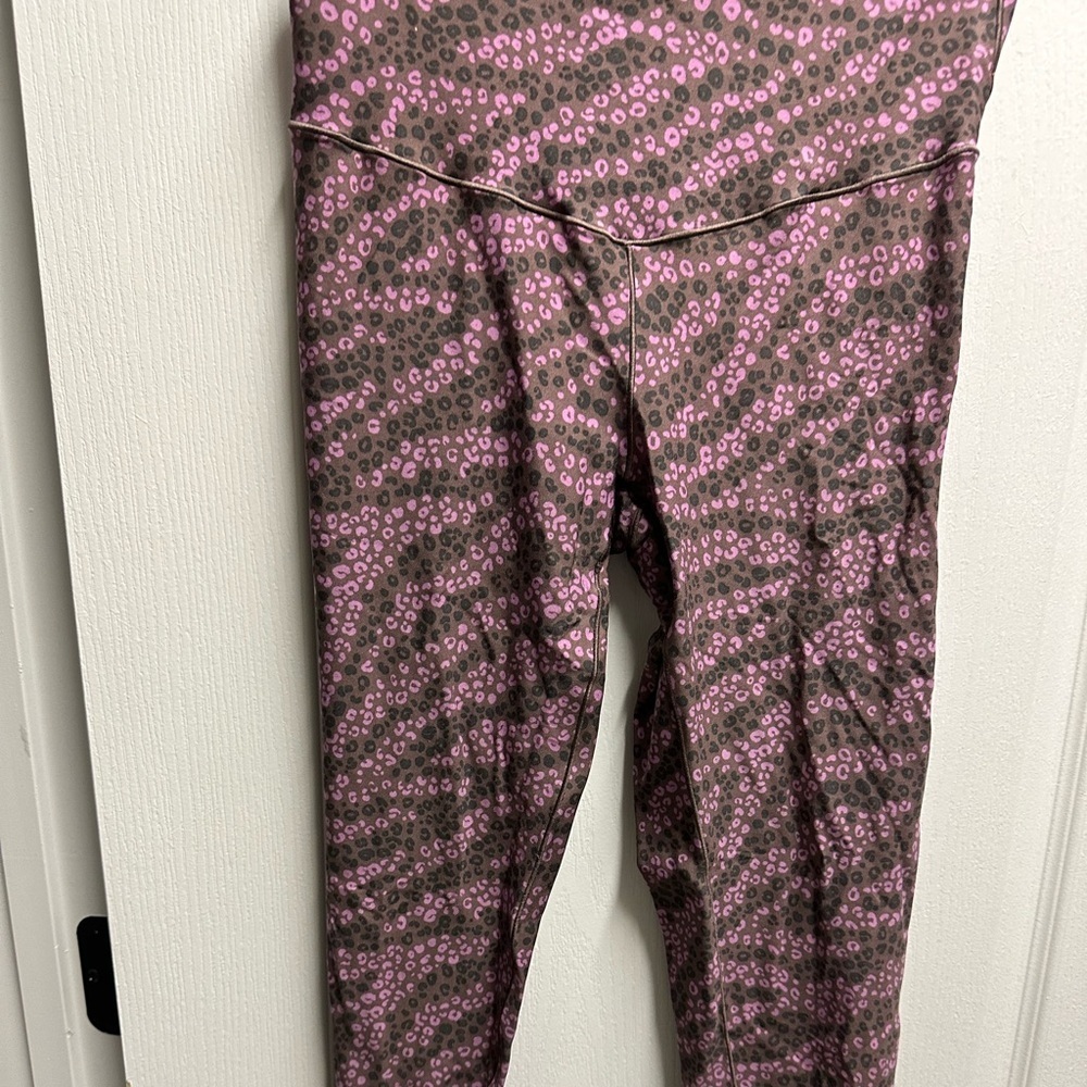 Offline by Arie woman leggings size L/ NWOT